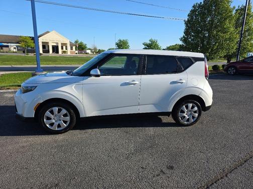 Snow White Pearl 2025 Kia Soul LX