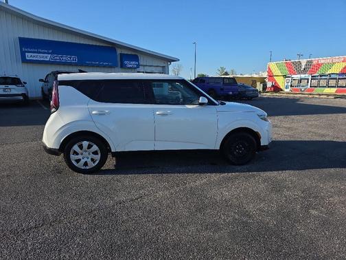 Snow White Pearl 2025 Kia Soul LX