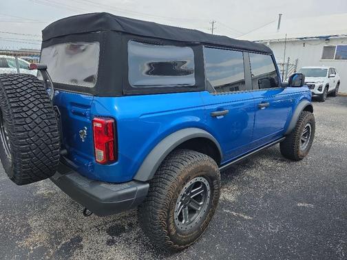 Blue Metallic 2021 Ford Bronco Black Diamond