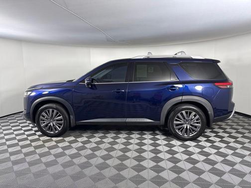 Deep Ocean Blue Pearl 2023 Nissan Pathfinder SL 4WD