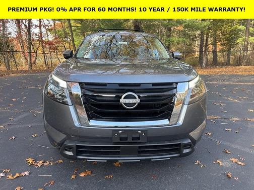 2025 Nissan Pathfinder SV