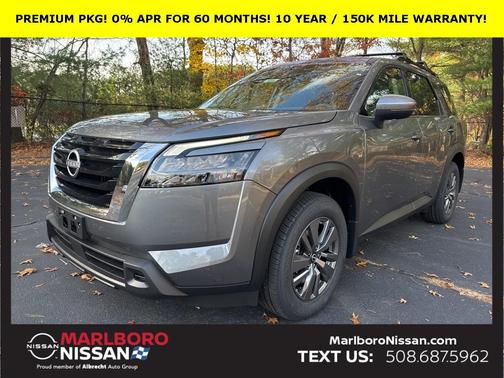 2025 Nissan Pathfinder SV