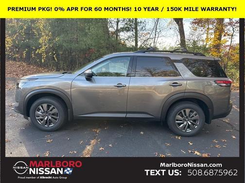 2025 Nissan Pathfinder SV