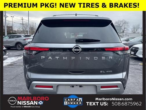 2023 Nissan Pathfinder SL