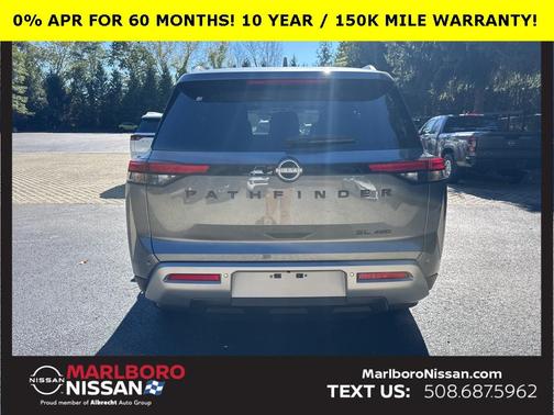2025 Nissan Pathfinder SL