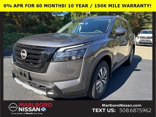 2025 Nissan Pathfinder SL