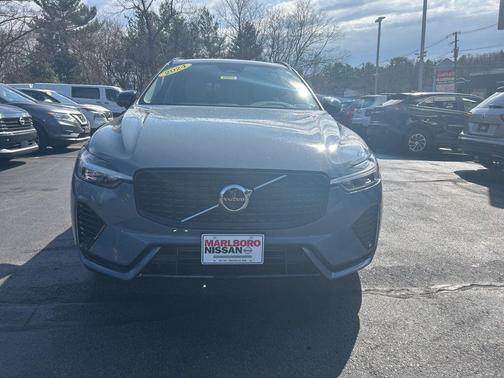 2024 Volvo XC60 Recharge Plug-In Hybrid T8 Plus Dark Theme