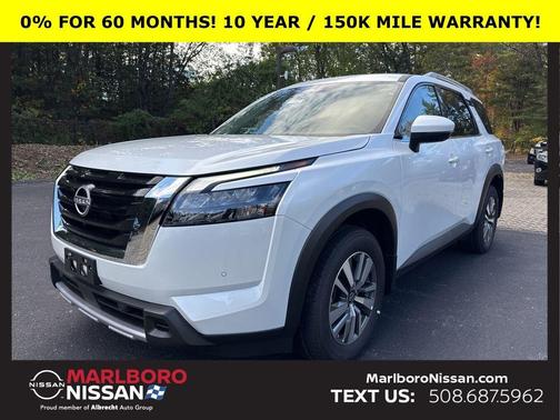 2025 Nissan Pathfinder SL