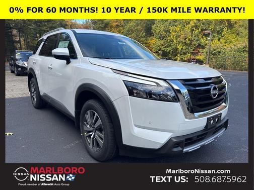 2025 Nissan Pathfinder SL