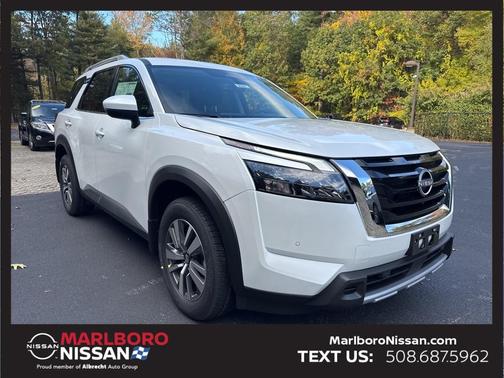 2025 Nissan Pathfinder SL