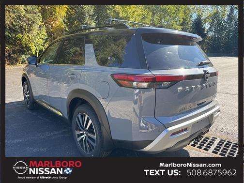 2025 Nissan Pathfinder Platinum