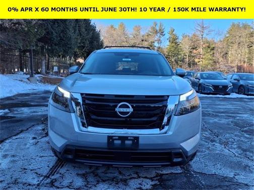 2025 Nissan Pathfinder SV