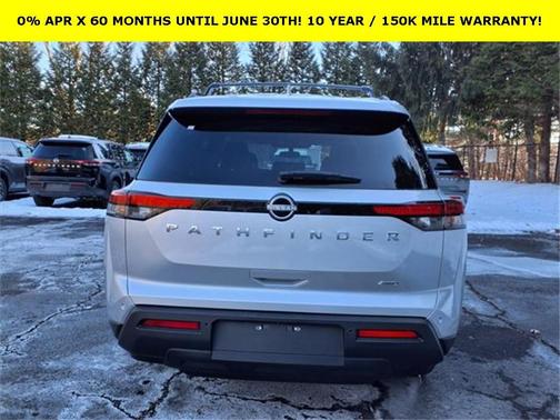 2025 Nissan Pathfinder SV