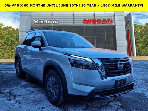 2025 Nissan Pathfinder SV