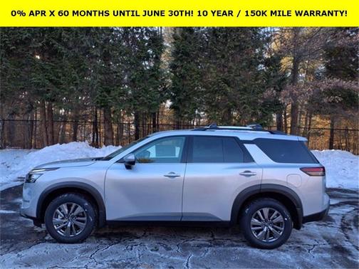 2025 Nissan Pathfinder SV