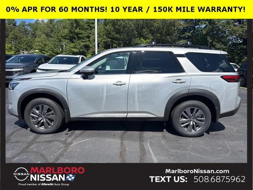 2025 Nissan Pathfinder SV