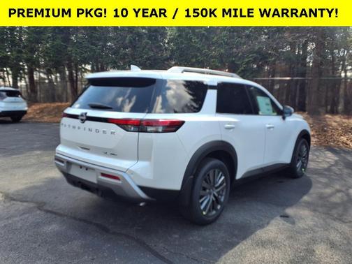 2025 Nissan Pathfinder SL