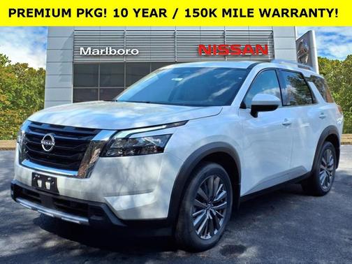 2025 Nissan Pathfinder SL