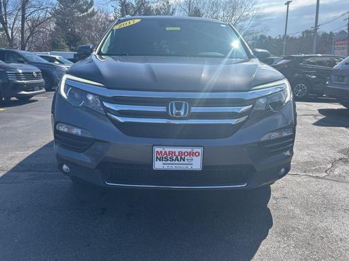 Gray 2017 Honda Pilot Touring