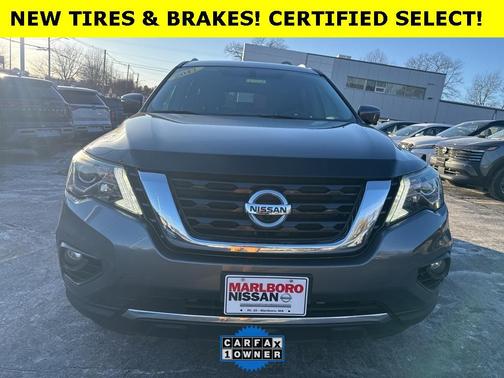 2017 Nissan Pathfinder SL