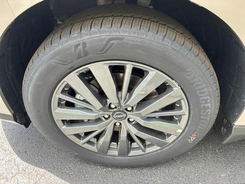 Champagne Silve 2026 Nissan Murano SL