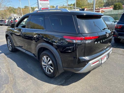 Black 2023 Nissan Pathfinder SL