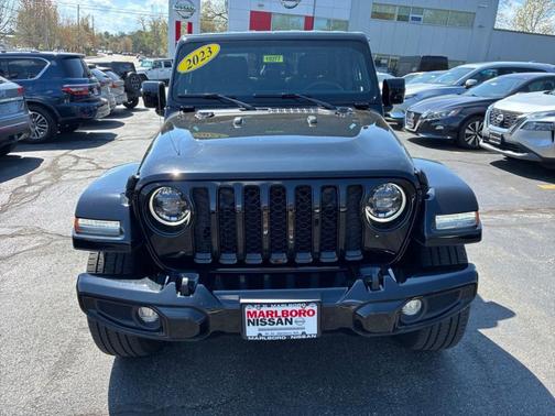 Black Clearcoat 2023 Jeep Gladiator Overland