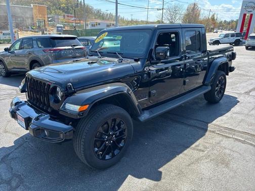 Black Clearcoat 2023 Jeep Gladiator Overland