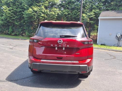 2025 Nissan Rogue SV