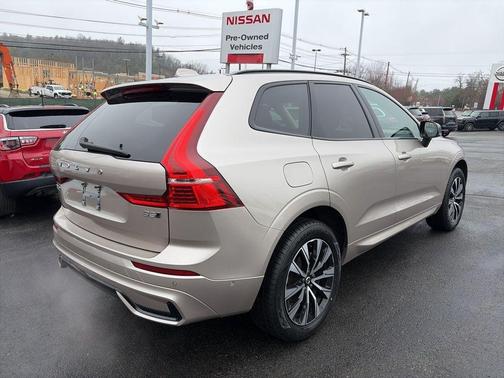 Bright 2025 Volvo XC60 B5 Plus