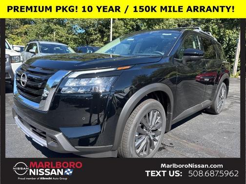 2025 Nissan Pathfinder SL