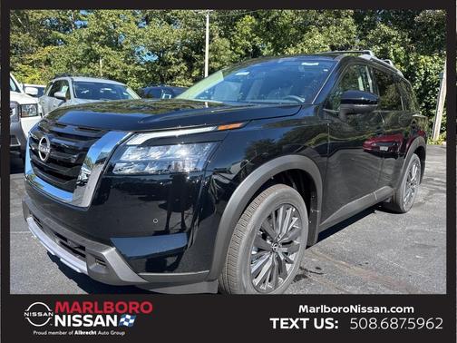 2025 Nissan Pathfinder SL