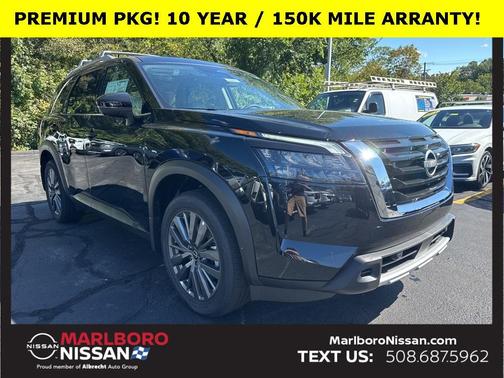 2025 Nissan Pathfinder SL