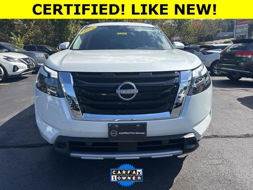 2025 Nissan Pathfinder SL