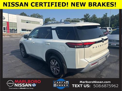 2022 Nissan Pathfinder SL