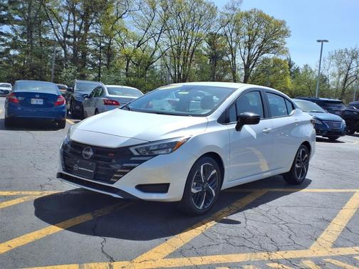 2024 Nissan Versa 1.6 SR