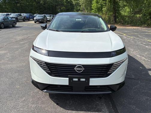 White / Black 2026 Nissan Murano Platinum