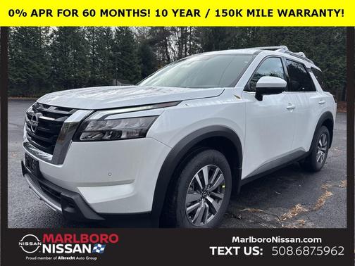 2025 Nissan Pathfinder SL