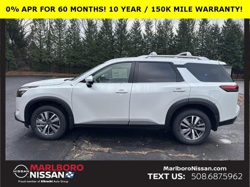 2025 Nissan Pathfinder SL