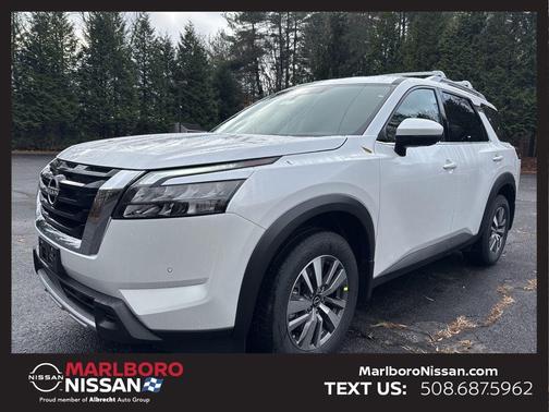 2025 Nissan Pathfinder SL