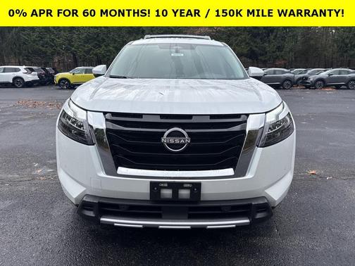 2025 Nissan Pathfinder SL