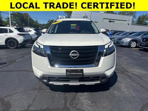 2023 Nissan Pathfinder SL