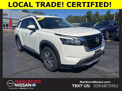 2023 Nissan Pathfinder SL
