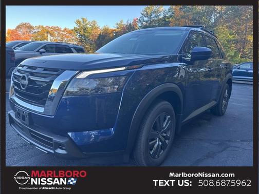 2025 Nissan Pathfinder SV