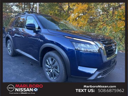 2025 Nissan Pathfinder SV