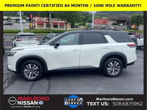 2022 Nissan Pathfinder SL