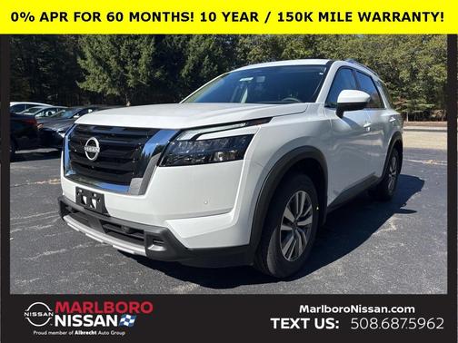 2025 Nissan Pathfinder SL