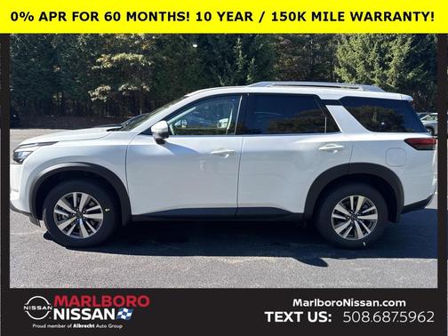 2025 Nissan Pathfinder SL