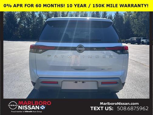 2025 Nissan Pathfinder SL