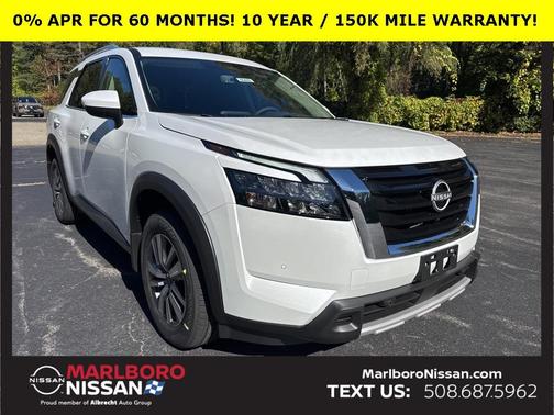 2025 Nissan Pathfinder SL